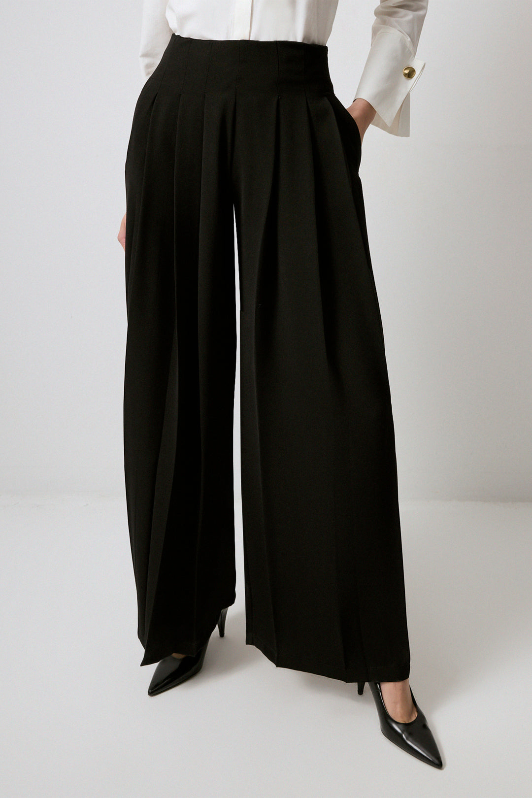 Pleated wide leg trouser